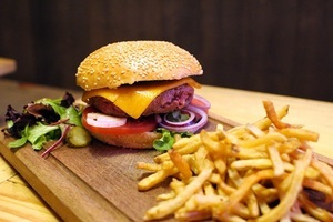 Préparer un délicieux burger maison